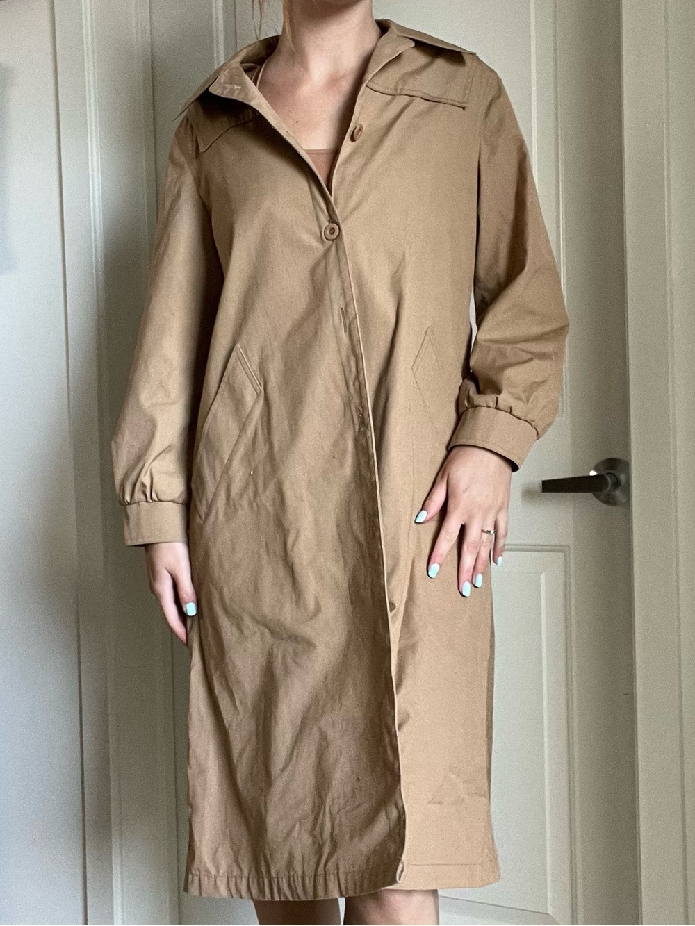 London Fog Tan Maincoat Label Detail London Fog raincoat